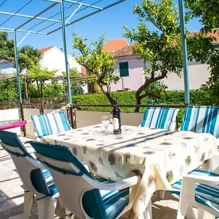 Anka Apartment *